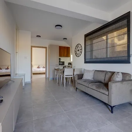 Modern Maisonette In A Location