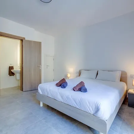 Modern Maisonette In A Location