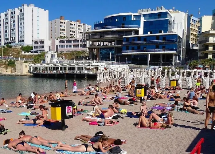 Modern Maisonette In A Location Daire *