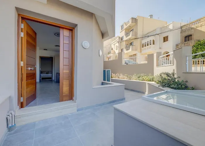 Modern Maisonette In A Location Daire